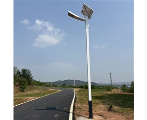 白银太阳能路灯
